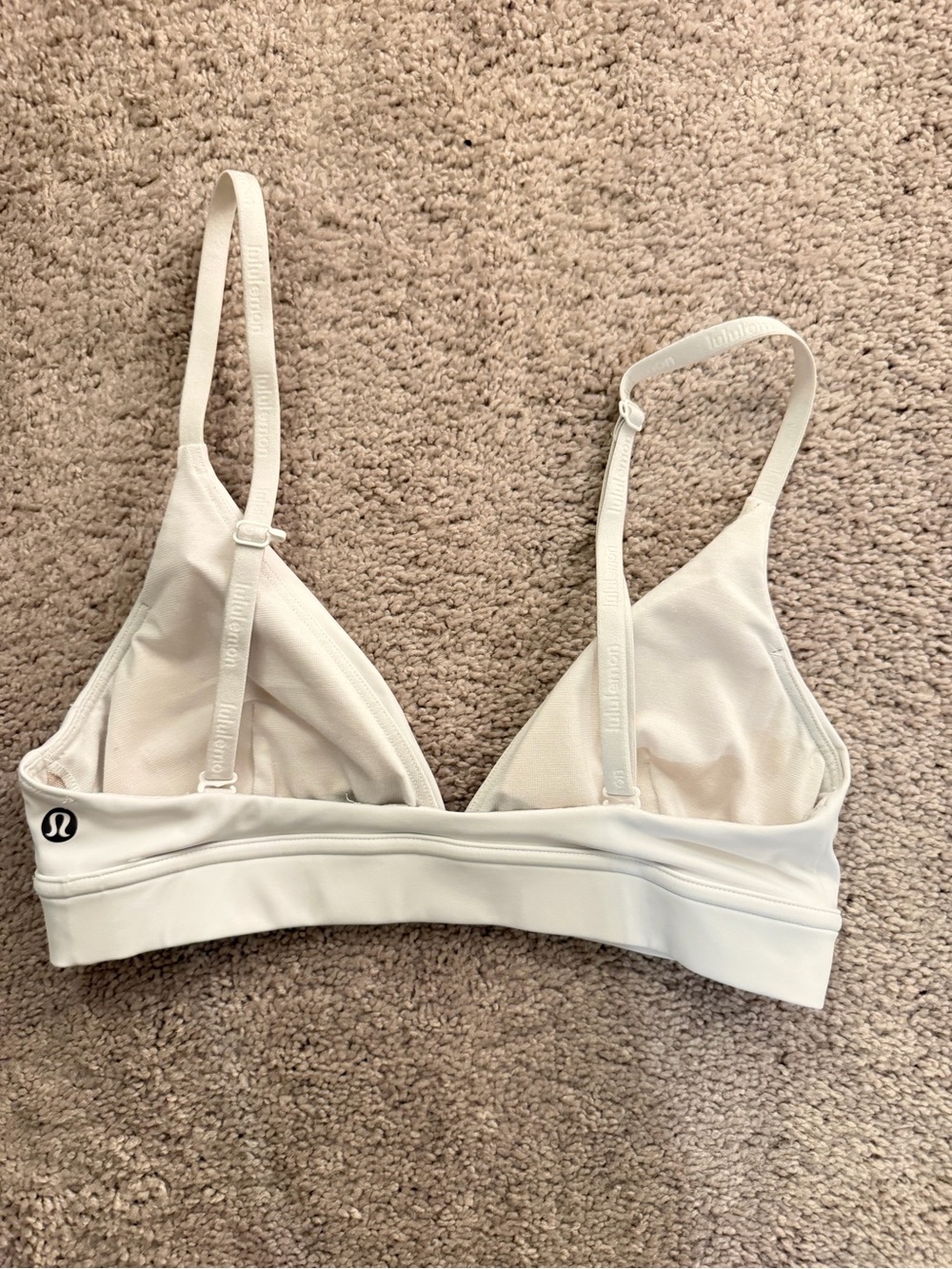 lululemon License to Train Triangle Bra Light
Support, A/B Cup *Logo - Picture 3 of 6